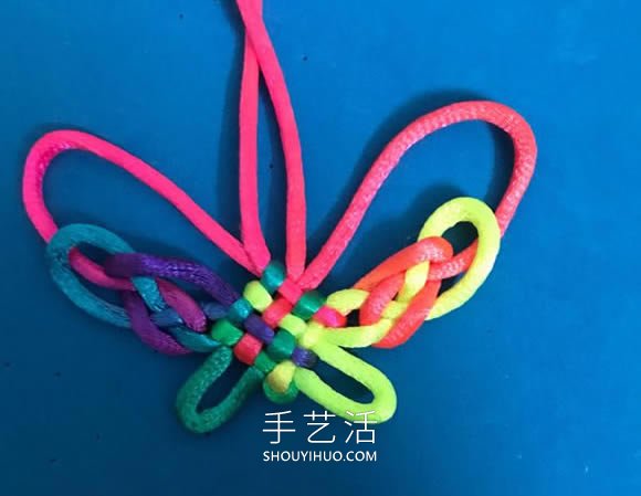 蝴蝶結(jié)的編法步驟圖解教程 -  itrip.net.cn
