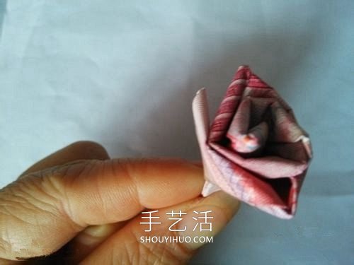 一百元面值人民幣折玫瑰花的步驟圖解 -  itrip.net.cn