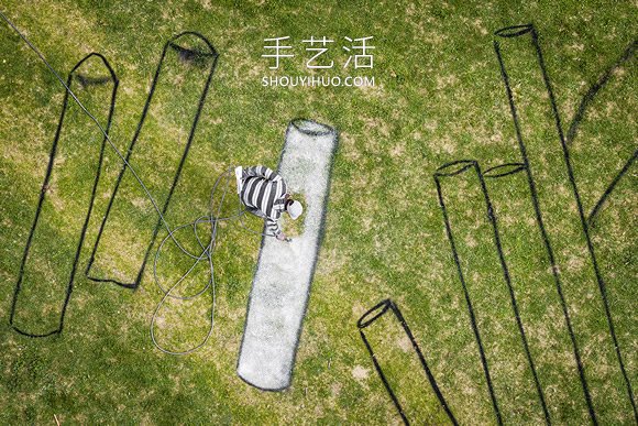 阿爾卑斯山草地壁畫！Saype的大型噴漆畫作品 -  itrip.net.cn