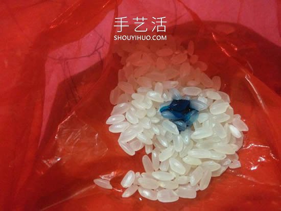 米粒貼畫大公雞的簡(jiǎn)單手工制作教程 -  itrip.net.cn