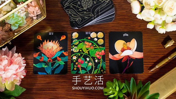 手繪植物塔羅牌！結(jié)合神秘占卜、花語寓意和哲學(xué) -  itrip.net.cn