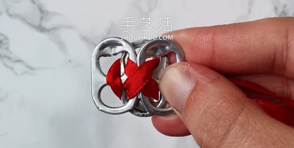 易拉罐拉環(huán)手鏈怎么做的制作教程 -  itrip.net.cn