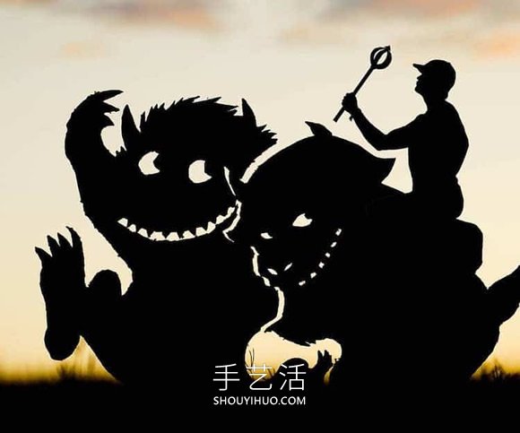 他將硬紙板放置夕陽下，拍攝栩栩如生創(chuàng)意照 -  itrip.net.cn
