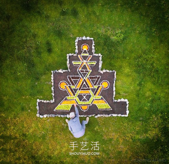 藝術(shù)家用大自然材料DIY美麗“晨壇”拼畫 -  itrip.net.cn