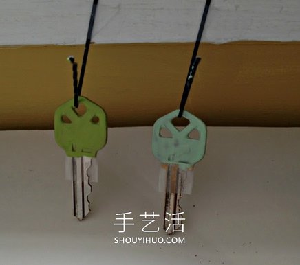 DIY閃閃發(fā)光的指甲油鑰匙手工改造教程 -  itrip.net.cn