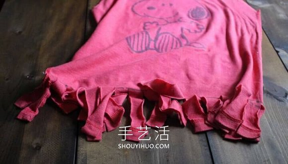 如何用10分鐘制作一個(gè)不用縫制的T恤手提袋 -  itrip.net.cn
