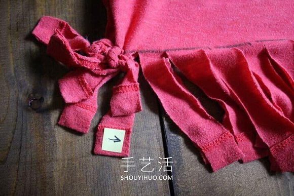 如何用10分鐘制作一個(gè)不用縫制的T恤手提袋 -  itrip.net.cn