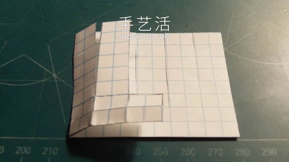 旋轉(zhuǎn)紙飛機(jī)的折法最簡(jiǎn)單教程 -  itrip.net.cn