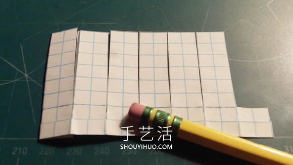 旋轉(zhuǎn)紙飛機(jī)的折法最簡(jiǎn)單教程 -  itrip.net.cn