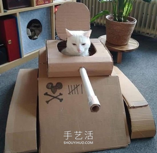 陷入隔離的人們?yōu)樨堖渲谱骷埾鋺?zhàn)車(chē)坦克 -  itrip.net.cn