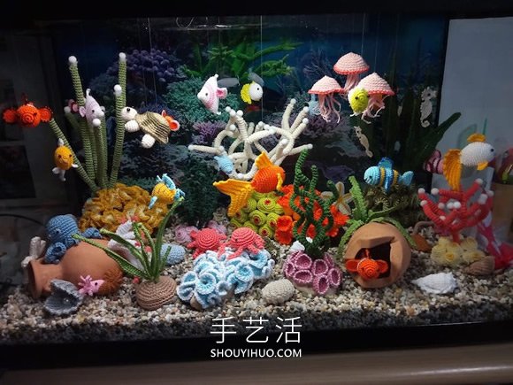 她鉤織海洋生物，制作出一個(gè)逼真的水族館 -  itrip.net.cn