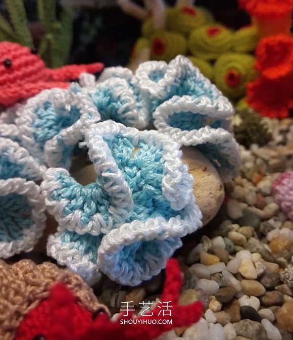 她鉤織海洋生物，制作出一個(gè)逼真的水族館 -  itrip.net.cn