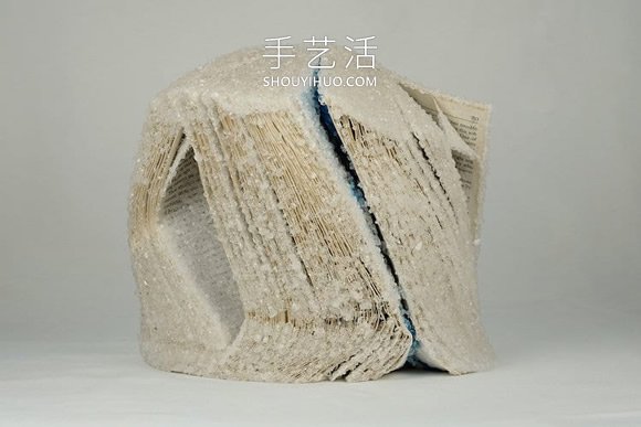 藝術家將書籍DIY轉變?yōu)榫К撎尥傅牡袼茏髌?-  itrip.net.cn