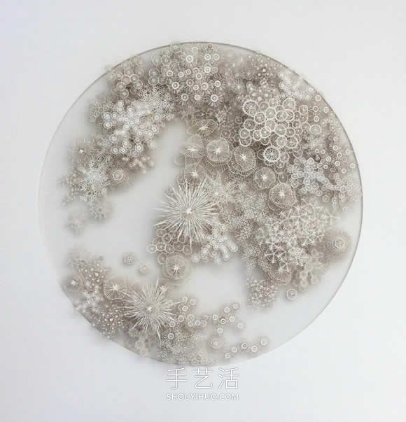 手工切割的模仿微生物的錯綜復雜的紙質(zhì)雕塑 -  itrip.net.cn