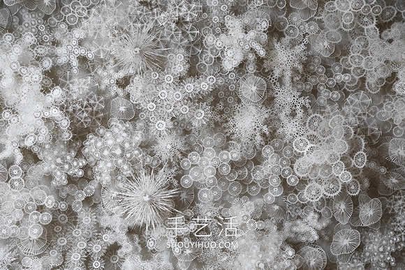 手工切割的模仿微生物的錯綜復雜的紙質(zhì)雕塑 -  itrip.net.cn