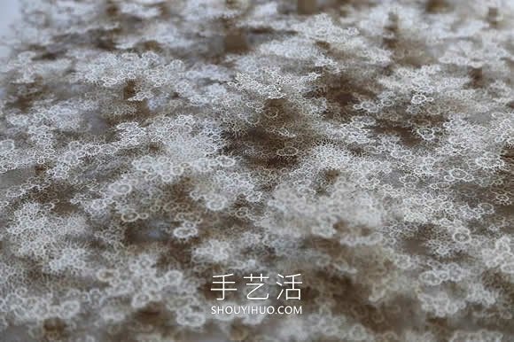 手工切割的模仿微生物的錯綜復雜的紙質(zhì)雕塑 -  itrip.net.cn