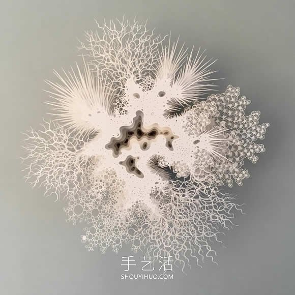 手工切割的模仿微生物的錯綜復雜的紙質(zhì)雕塑 -  itrip.net.cn