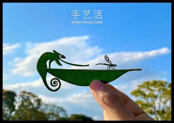 藝術(shù)家精心將復(fù)雜的場景雕刻在樹葉上 -  itrip.net.cn