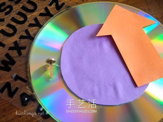 舊CD光盤手工制作新年倒計(jì)時(shí)鐘表 -  itrip.net.cn