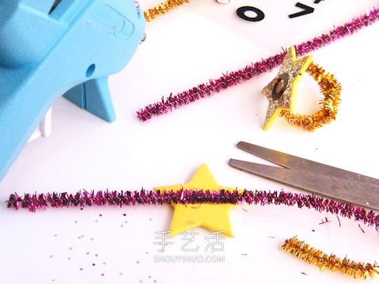 兒童手工制作迎新年元旦閃光戒指的做法 -  itrip.net.cn